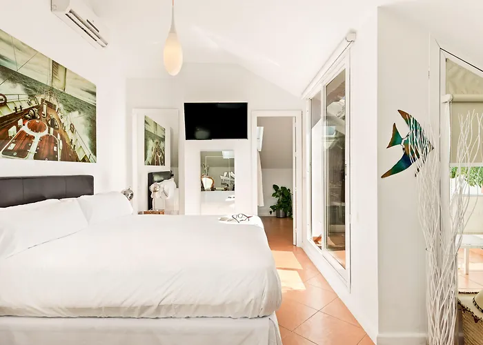 Guest house Molo 44 Puerto Banus 4*