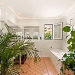 Molo 44 Puerto Banus ماربيا