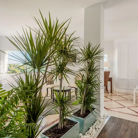 Molo 44 Puerto Banus 4* Marbella