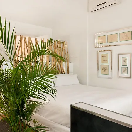 Molo 44 Puerto Banus Гостевой дом 4*