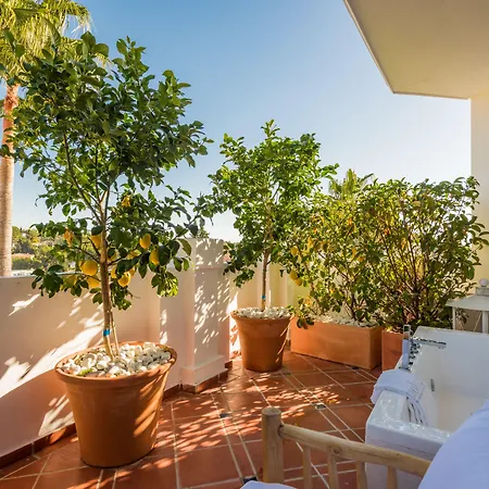 Molo 44 Puerto Banus 4* Marbellac