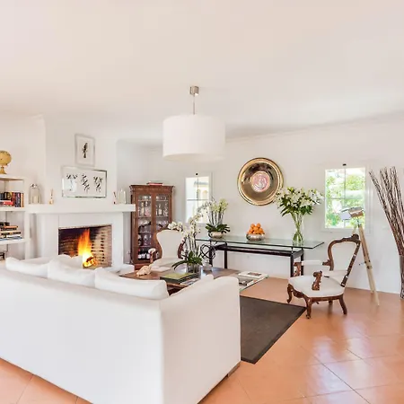 Molo 44 Puerto Banus 4*