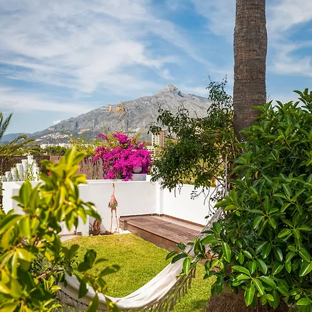 Molo 44 Puerto Banus Vendégház 4*