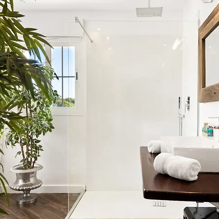 Molo 44 Puerto Banus Marbella