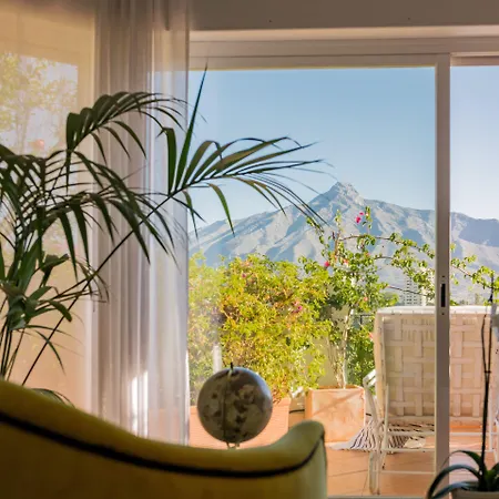Molo 44 Puerto Banus Guest house 4*