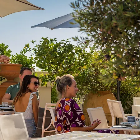 Molo 44 Puerto Banus