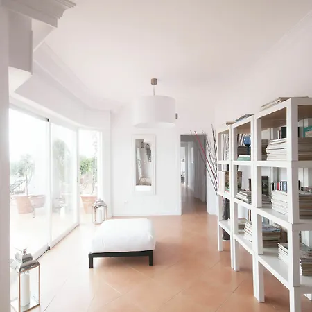 Molo 44 Puerto Banús 4*