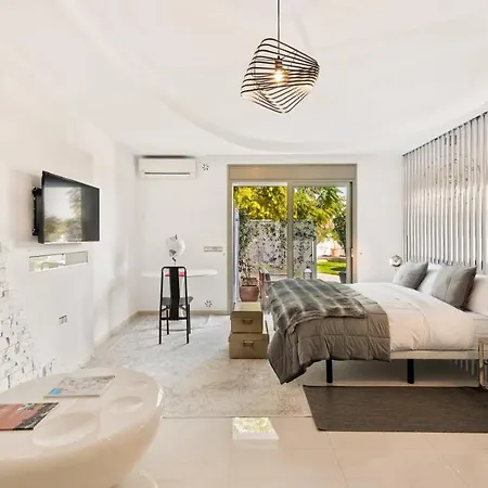 Molo 44 Puerto Banús 4* Marbella