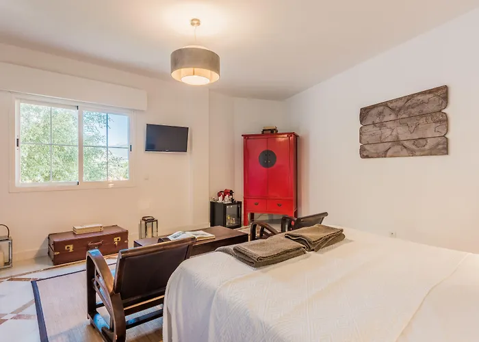 Molo 44 Puerto Banus Pensionat 4*