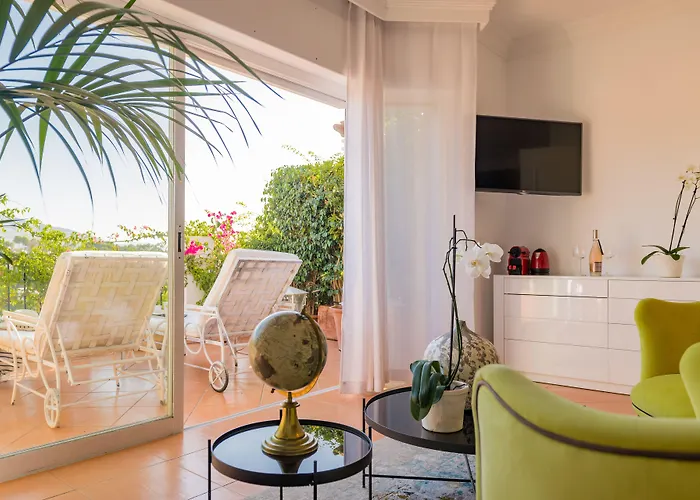 Molo 44 Puerto Banus Konukevi