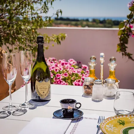 Molo 44 Puerto Banús Pensión 4*