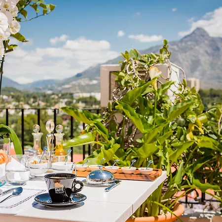 Molo 44 Puerto Banús 4*