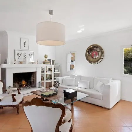 Molo 44 Puerto Banús Pensión