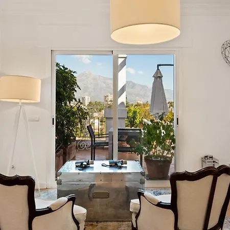 Molo 44 Puerto Banús