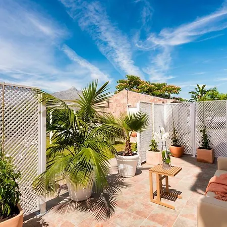 Molo 44 Puerto Banus 4* מארבלה